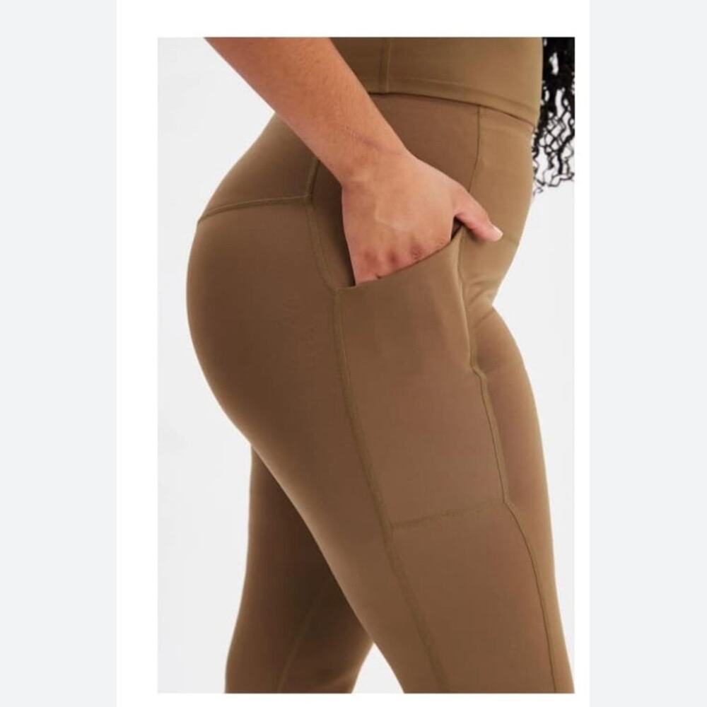 Leggings with pockets